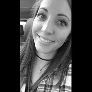 Meet your Posher, Makayla